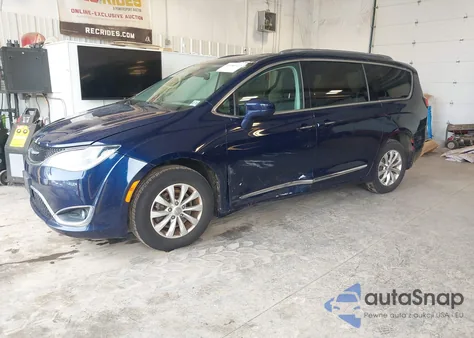 2018 Chrysler Pacifica Touring L z USA, uszkodzony, nr VIN 2C4RC1BG1JR280484